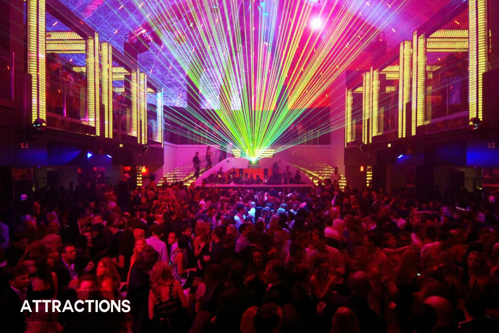 Nightlife enthusiasts exploring popular nightclubs during the Miami Beach Nightclub Crawl