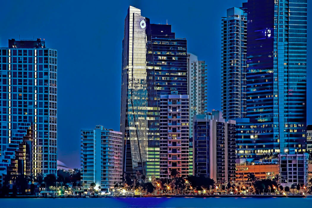 Stunning Skyline View Near Prime Miami Beach Accommodations