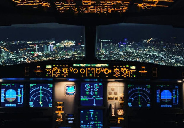 Miami Airport through the pilot's eyes: A captivating aerial perspective